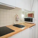 Feel Alfama Апартаменты *